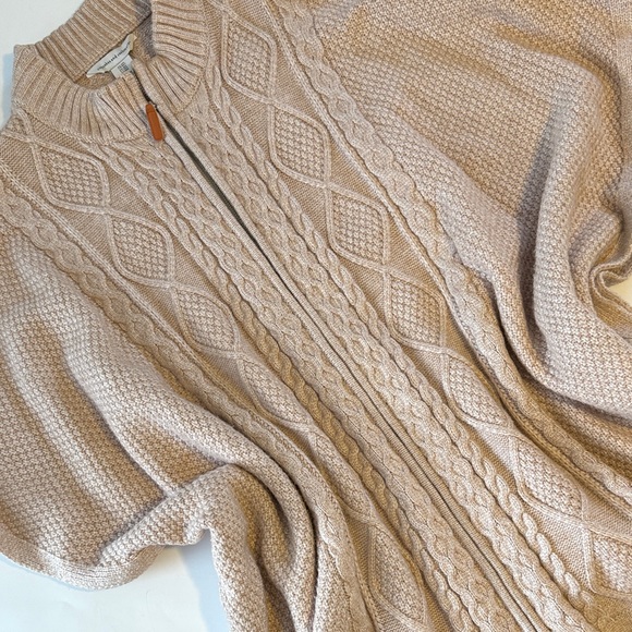 cupcakes & cashmere Sweaters - cupcakes & cashmere Taupe Cable Knit Zip front cardigan/cape